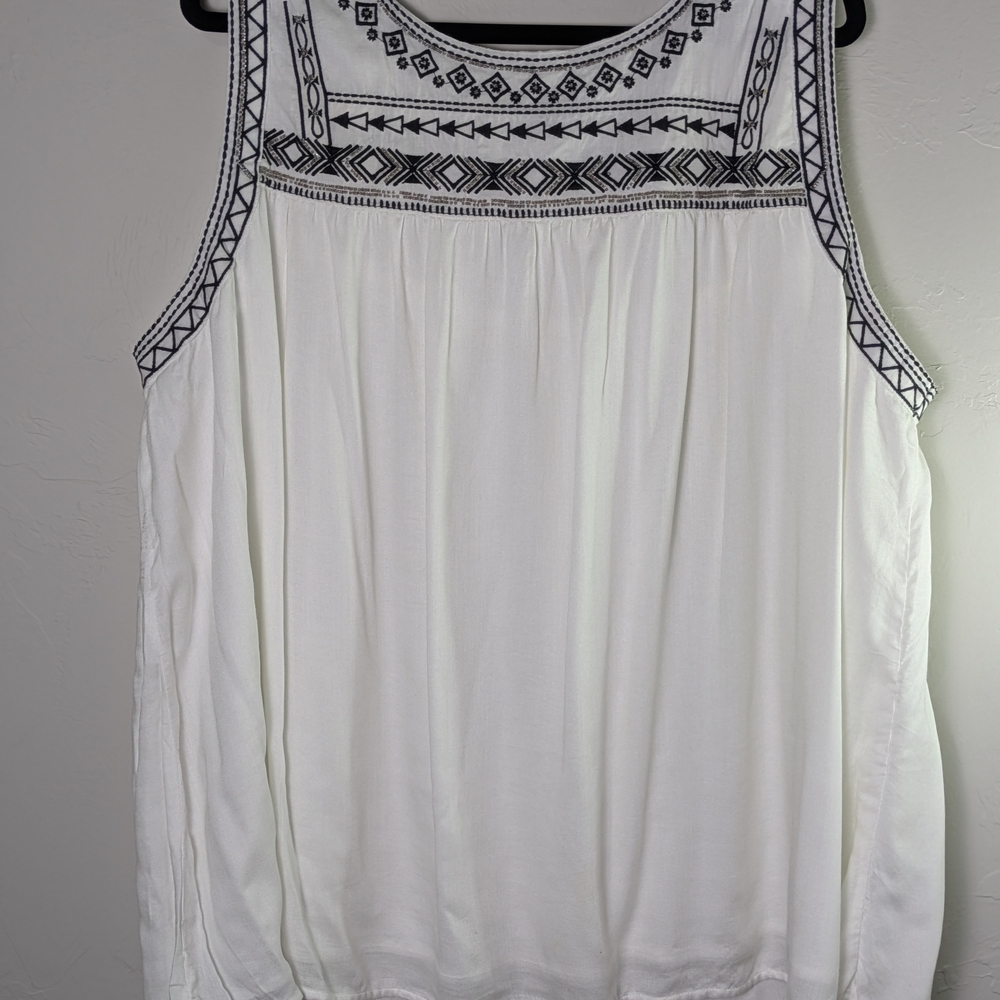 Lane Bryant White Sleeveless Top w/ Blk Embroidery and Beading Sz28 Summer Beach
